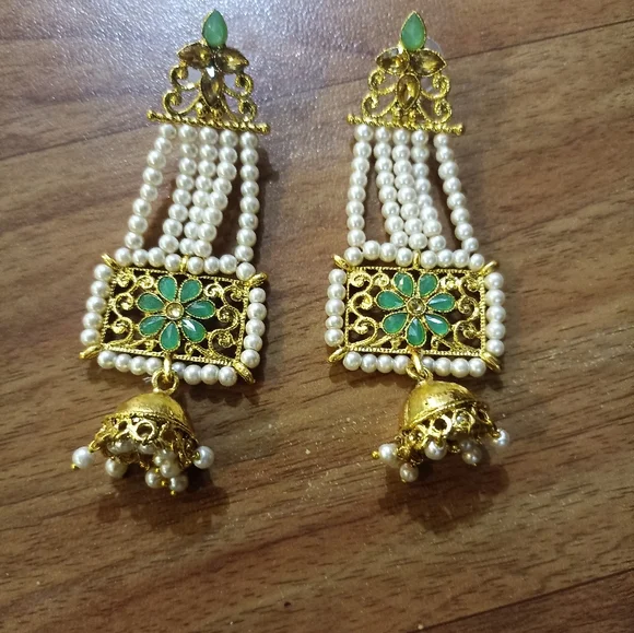 Very pretty jhumka earrings for weddings - Picture 1 of 4